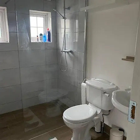 Relaxing Seaside In Garryvoe . Apartament *