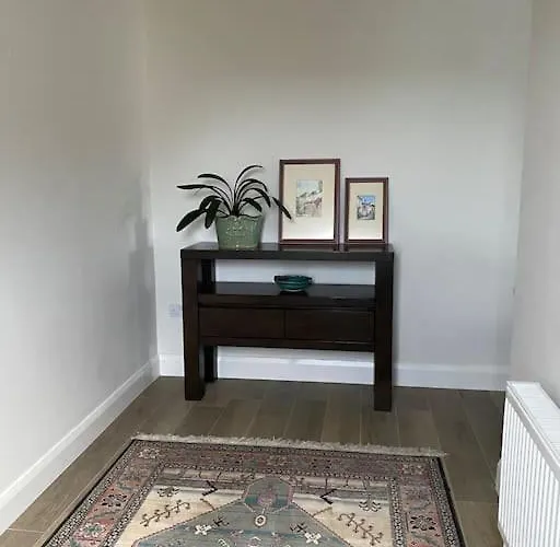 Relaxing Seaside In Garryvoe . Daire *