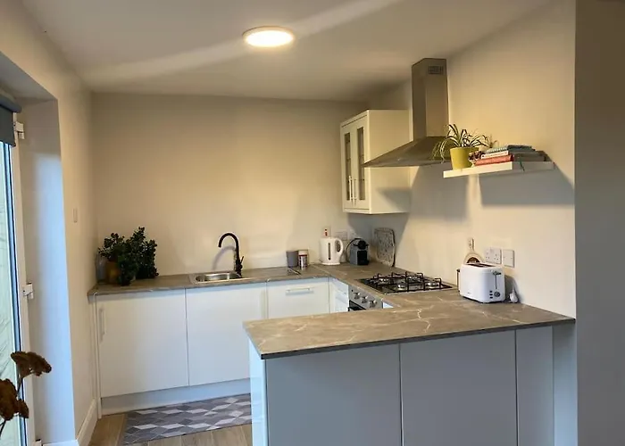 Relaxing Seaside In Garryvoe . Daire Cork