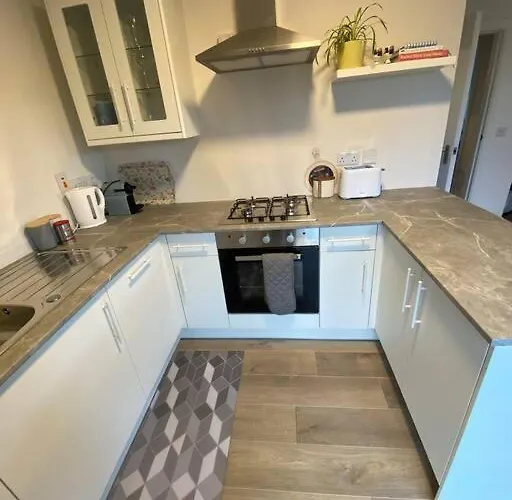 Relaxing Seaside In Garryvoe . Daire Cork